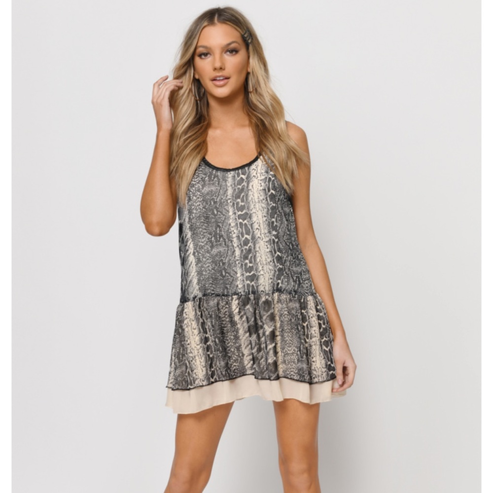Tobi Turn It Loose Cream & Black Shift Dress Womens Size Small